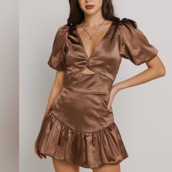 Elliatt - Doris Top and Skirt in Bronze - Picture 4 of 4